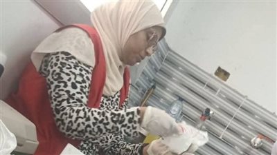قافلة المبادرات الرئاسية تفحص العاملين بمدرسة محمد حافظ وتقدم خدمات بالسويس 