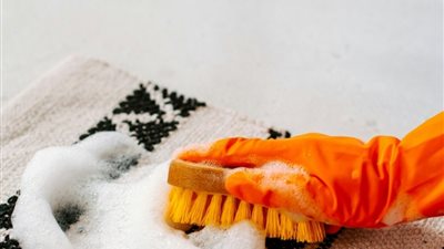 قبل عيد الأضحى.. طرق التخلص من اصفرار السجاد بعد الغسيل