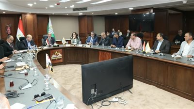 محافظ الجيزة يوجه القيادات الجديدة: خدمة المواطن أولوية العمل التنفيذي