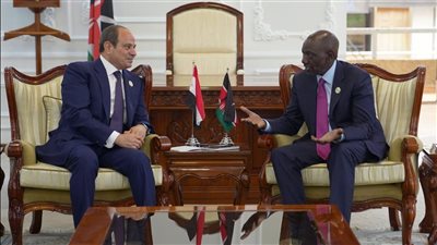 السيسي يلتقي نظيره الكيني على هامش أعمال قمة “أفريقيا- فرنسا” بنيروبي