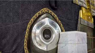 الأوقاف: الحجر الأسود آية من الجنة وحصن التوحيد الذي صانته رعاية الله 