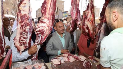 محافظ السويس يتفقد شادر لحوم بلدنا بشارع يحيى استعدادا لعيد الأضحى
