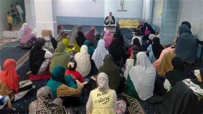 مسجد الرحمة بمنفلوط يحتضن درسًا علميًا حول مراتب الدين من «الأربعين النووية»