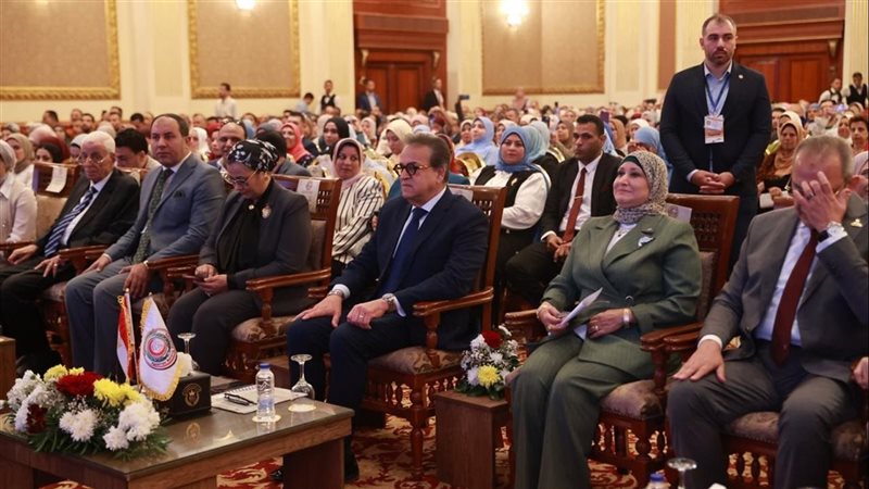 وزير الصحة الدكتور