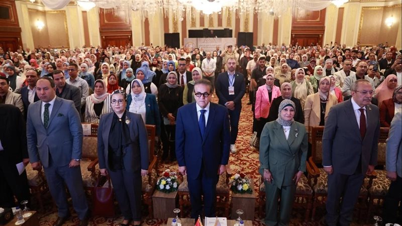 وزير الصحة الدكتور