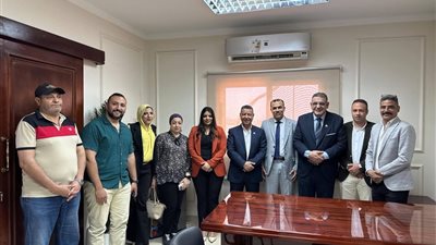 تنسيق برلماني مع التأمين الصحي الشامل بالإسماعيلية لبحث شكاوى المواطنين 