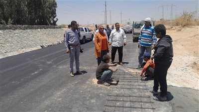 محافظ أسيوط: استمرار أعمال رصف طريق الجبانات بدشلوط في ديروط