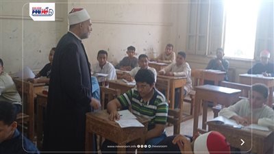 جولات مكثفة ومتابعة دقيقة.. قيادات الأزهر بالمنيا تراقب امتحانات الإعدادية