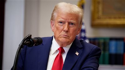 لا أفكر في الوضع المالي للأمريكيين.. دونالد ترامب يثير الجدل 