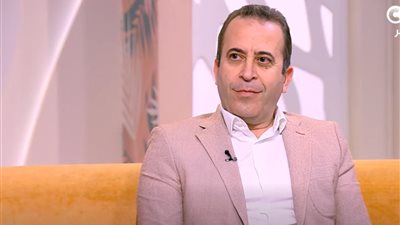 هل القولون العصبي مرض وراثي؟.. عميد المعهد القومي للكبد يجيب