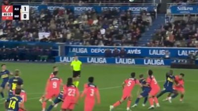 نتيجة وأهداف مباراة برشلونة وألافيس الشوط الثاني (0-1) في الدوري الإسباني
