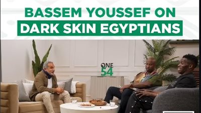 «غزاة عرب وسرقنا الحضارة بتاعتهم».. باسم يوسف يهاجم الأفروسنتريك بسبب ادعاتهم 