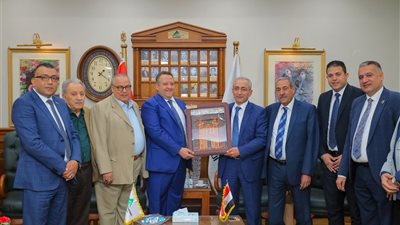 نقيب المهندسين يبحث تعزيز التعاون المشترك مع وفد نقابة مهندسي الأردن