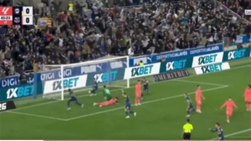 برشلونة وألافيس موسم