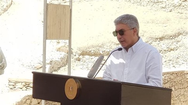 وزير السياحة والآثار