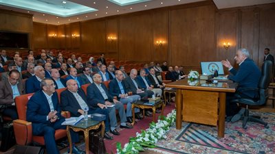 جمبلاط يتابع الأداء المالي والإنتاجي لشركات الإنتاج الحربي