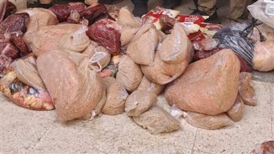 محافظ أسيوط: ضبط 1264 قطعة حلوى ومنتجات غذائية و171 كجم لحوم ودواجن غير صالحة 