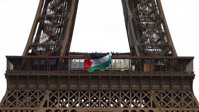 اعتقال ستة أشخاص بعد رفع العلم الفلسطيني على برج إيفل