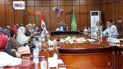 محافظ المنيا يبحث مع نواب البرلمان ملف تطوير منظومة التعليم ومطالب المعلمين 
