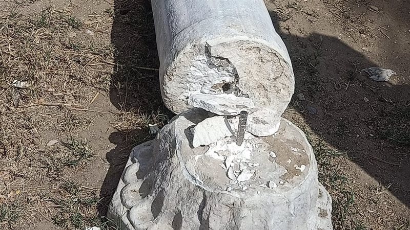 صورة للعمود ويظهر