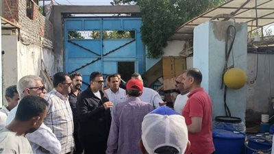 حملة مكبرة بالجناين تضبط مصنعآ غير مرخص لتصنيع الكيماويات والمنظفات بالسويس