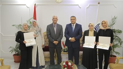 محافظ قنا يكرم أوائل مسابقة كوديفر والمتأهلين للمسابقة الدولية بإندونيسيا