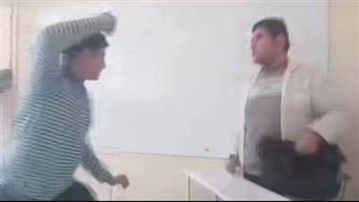 مصدر بالتعليم يكشف حقيقة فيديو تعدي طالب على معلم بمدرسة فندقية في شبرا الخيمة