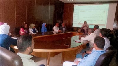 محافظ أسيوط يؤكد أهمية نشر ثقافة السلامة والصحة المهنية بمواقع العمل