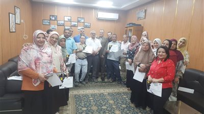تقديرا لجهودهم.. مستشفيات بنى سويف الجامعية تكرم إدارة الشئون المالية