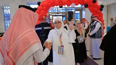 وزيرة التضامن تطمئن على حجاج الجمعيات الأهلية بمكة المكرمة والمدينة المنورة
