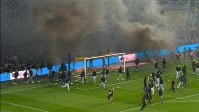 مصطفى محمد يعيش ليلة شغب مرعبة في فرنسا بعد الهبوط الرسمي