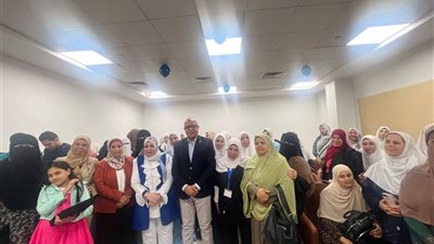 تكريم عدد من أطقم التمريض باهناسيا التخصصى ببنى سويف بمناسبة اليوم العالمي 