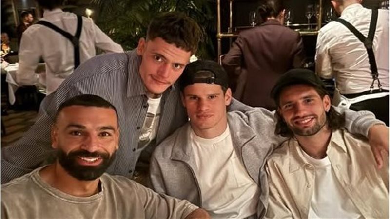 محمد صلاح يتناول