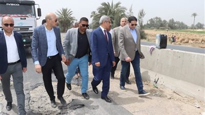 محافظ بني سويف يتابع أعمال رصف وتطوير طريق دمو ضمن خطة رفع كفاءة شبكة الطرق