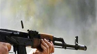 شخص يطلق وابل من الأعيرة النارية ويسقط 8 أشخاص بين قتيل ومصاب بأسيوط