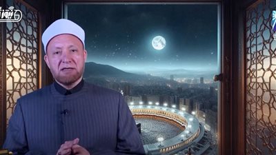 ما حكم لبس القفازين (الجوانتي) للمرأة المحرمة؟.. الإفتاء تجيب لـ نيوز رووم