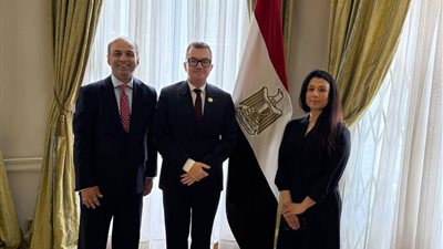 مباحثات مكثفة لوزير التخطيط بمؤتمر أكسفورد لتعزيز التمويل المبتكر