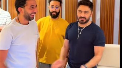 هيثم دبور يحتفل بعيد ميلاده في اجتماع عمل.. ومفاجأة من تامر حسني