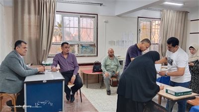 مدير تعليم دمياط يتابع تسليم مظاريف الأسئلة ويشدد على الانضباط داخل اللجان