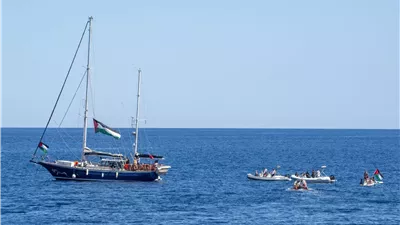 إسرائيل تعتقل 300 ناشط وتسيطر على 40 سفينة من أسطول الحرية