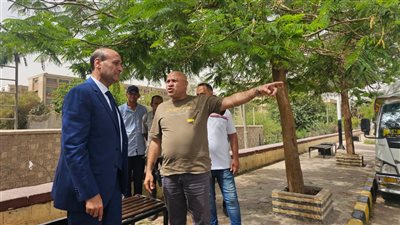 محافظ أسيوط يتفقد تركيب مقاعد خشبية بكورنيش الجامعة بحي غرب لتوفير أماكن جلوس 