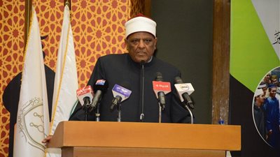 عباس شومان: منحة الإمام الطيب بداية لمسار طموح لإعداد القيادات النسائية