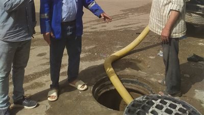 تحرك ميداني عاجل لإصلاح كسر خط مياه الشرب بشارع الجيش في منوف