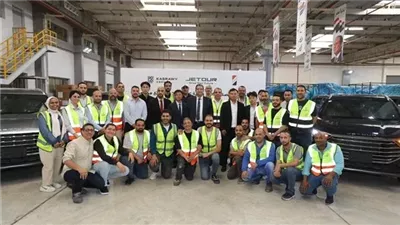 وزير الصناعة ومحافظ القاهرة يتفقدان مصنع النصر للسيارات بحلوان