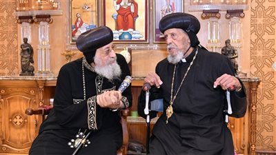 البابا تواضروس يستقبل الأنبا مكاريوس الإريتري بالمقر البابوي بالقاهرة