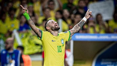 حلم السادسة يداعب السليساو.. هل تسير البرازيل بقيادة نيمار على خطى الأرجنتين 