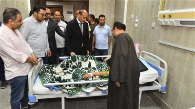 محافظ أسيوط يزور مصابي حادث أبنوب ويوجه بتوفير الرعاية الكاملة