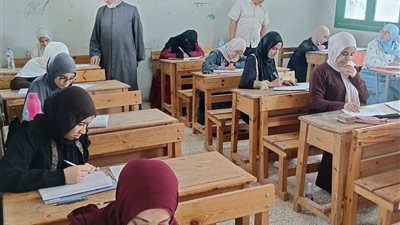انتهاء امتحانات إعدادية الأزهر بسوهاج دون شكاوى.. وبدء التصحيح غدًا