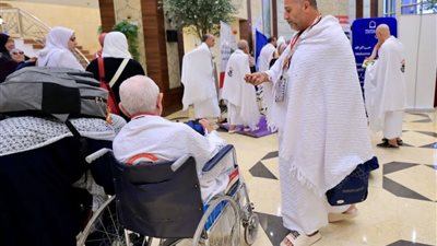 رئيس بعثة حج الجمعيات يتفقد الفنادق ويوجه بتقديم أفضل الخدمات والرعاية للحجاج