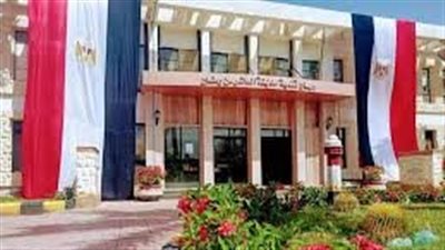 العاشر من رمضان يستجيب لشكاوى المواطنين بشأن تكدس السيارات